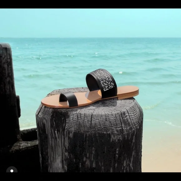 Design designer leather toe ring sandals